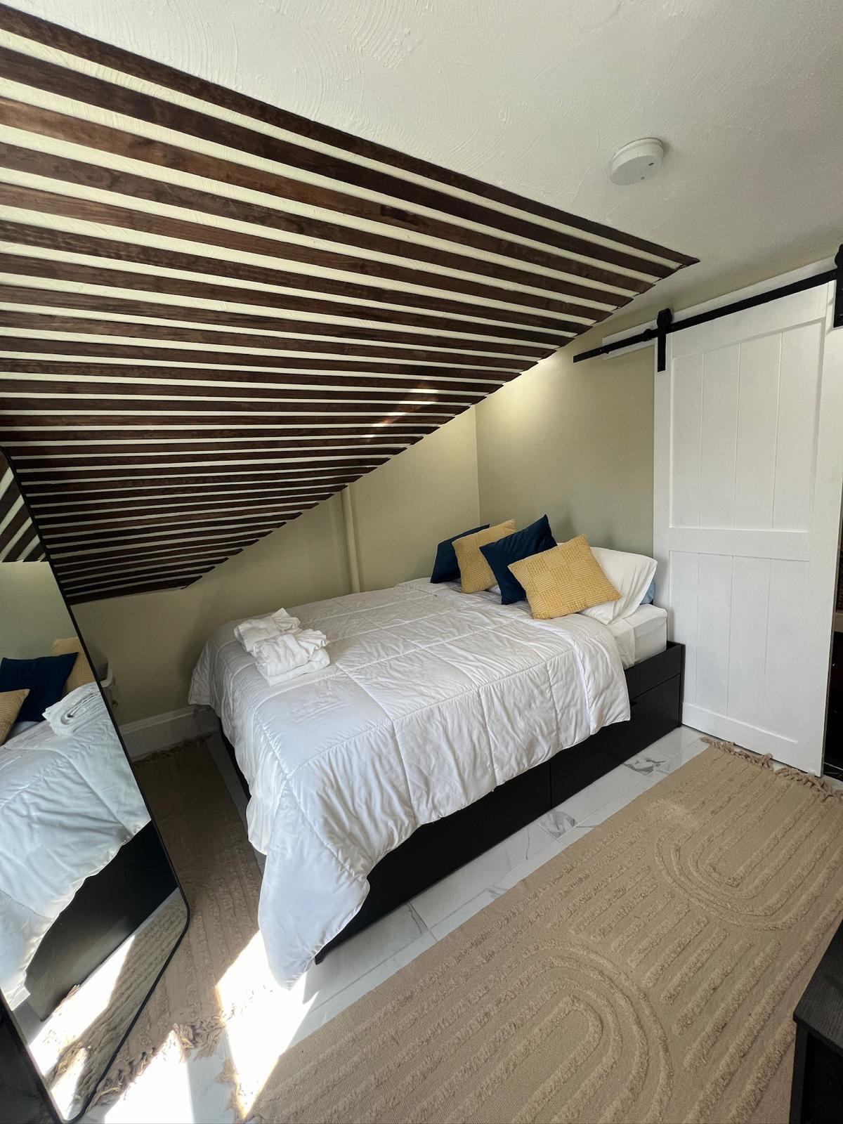 Building Photo - 252 Admiral St