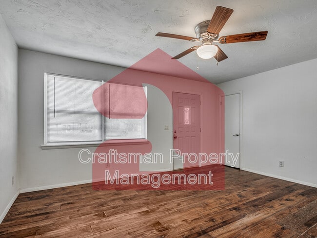 Building Photo - 224 W 5th St