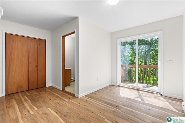 Building Photo - 1229 Fern Dr