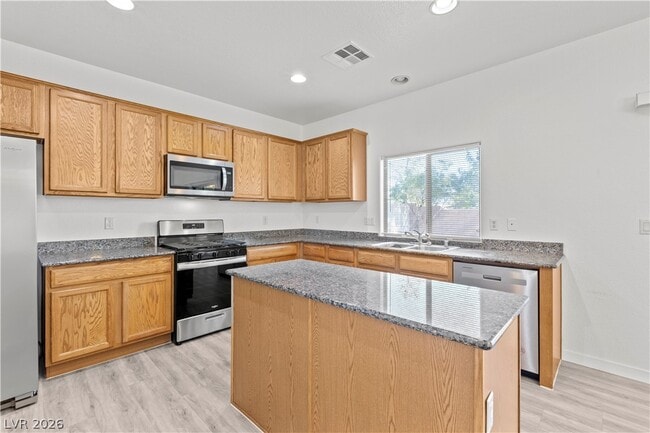 Building Photo - 5724 Grandmother Hat St