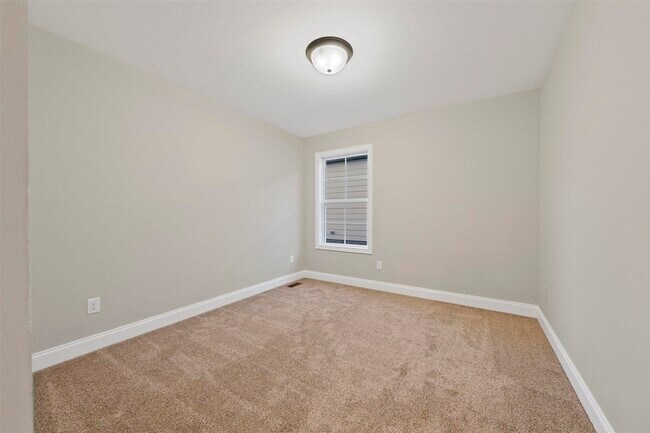 Building Photo - 716 Sheldrake Ln