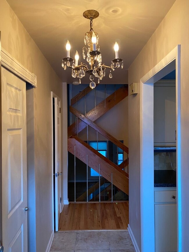 Building Photo - Beautiful Flying Hills Townhouse