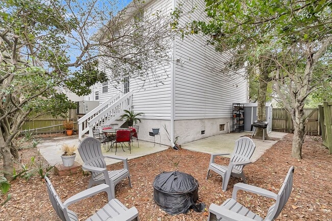 Building Photo - Beautiful 3-Bedroom Home in the Heart of Charleston!