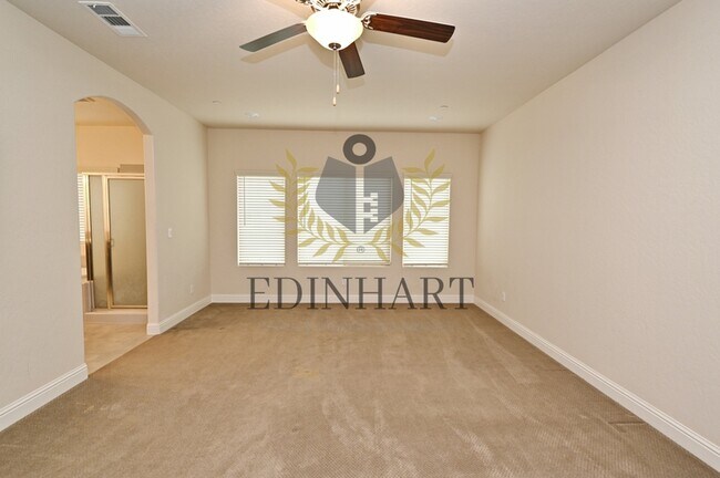 Building Photo - 661 Blue Oak Lane W