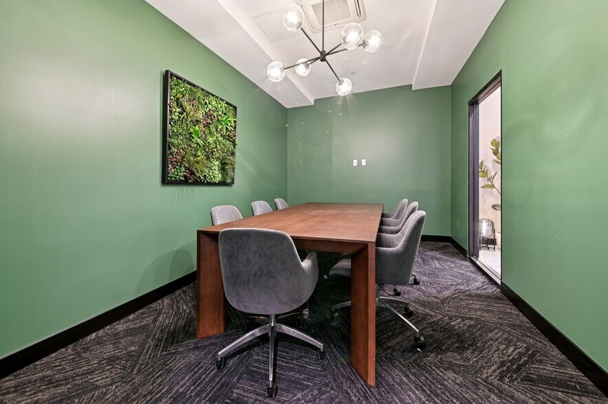 Building Photo - Somi