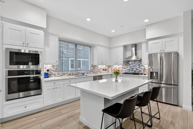 Building Photo - Doheny Beach Gem