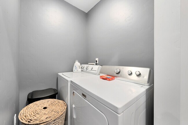 Building Photo - 3228 Broadway