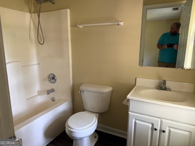 Building Photo - 101 College St