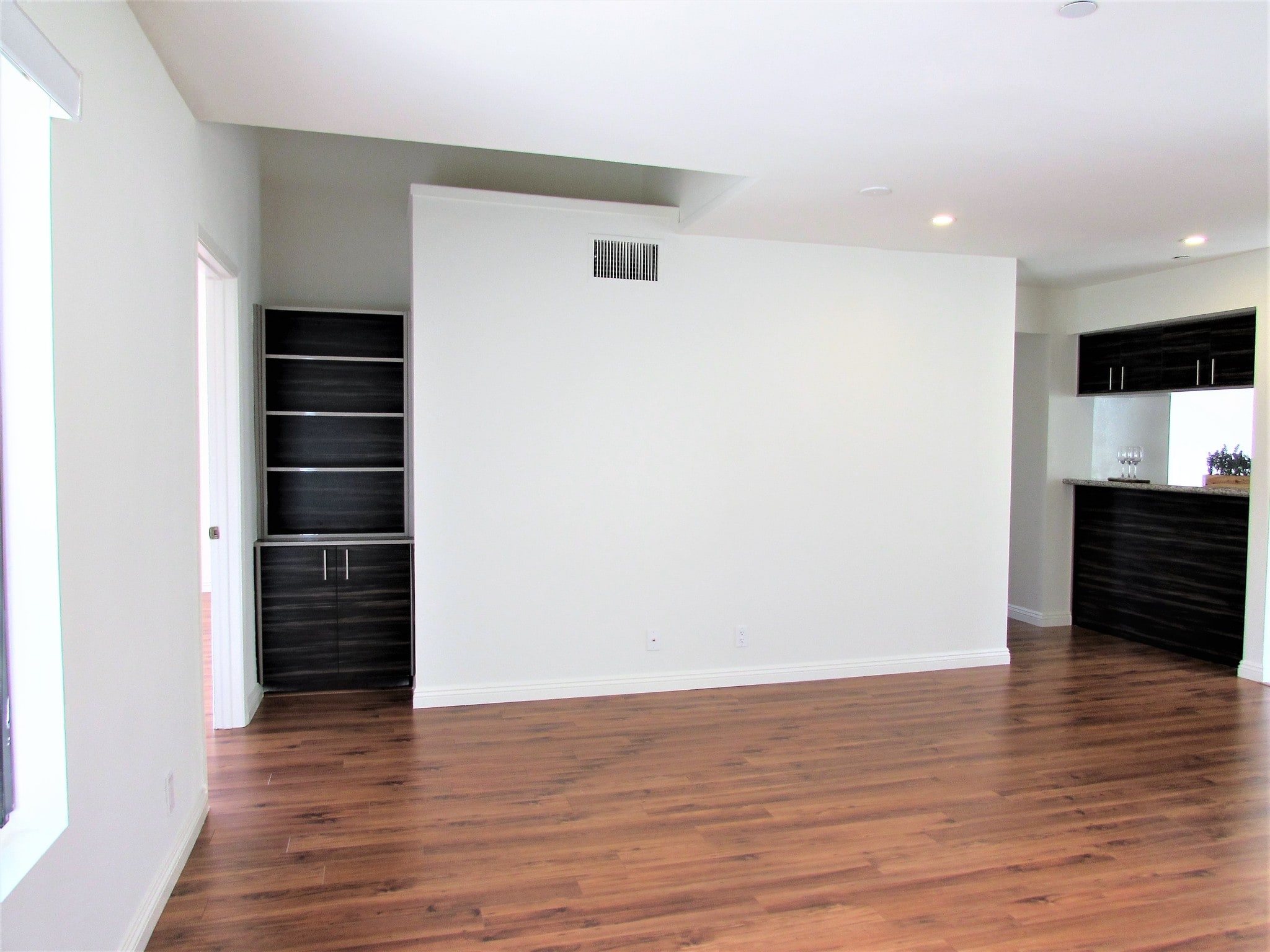 Building Photo - 1141 N Columbus Ave