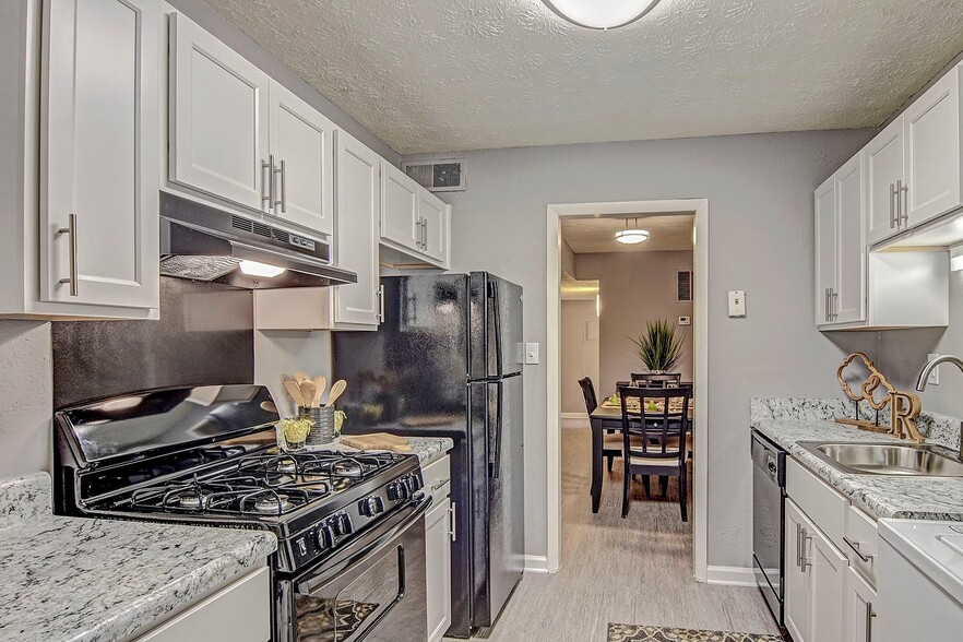 Building Photo - The Flats @ 1885 Apartments