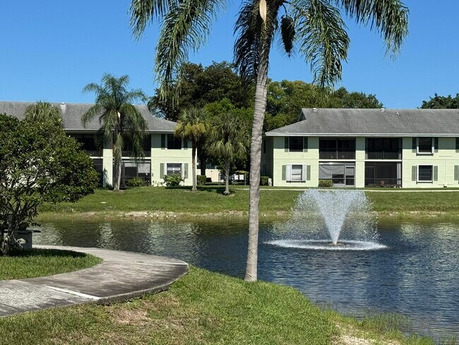 Building Photo - 801 Sabal Ridge Cir