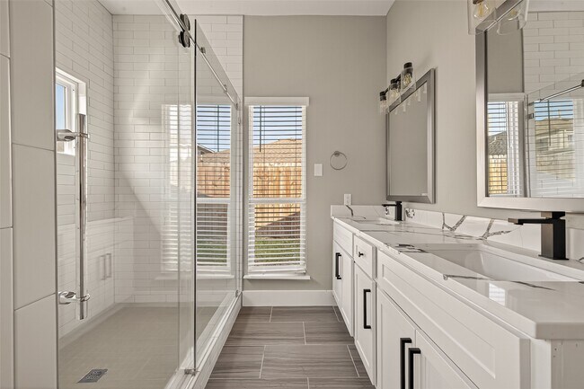 Building Photo - 6619 Misty Dale Dr