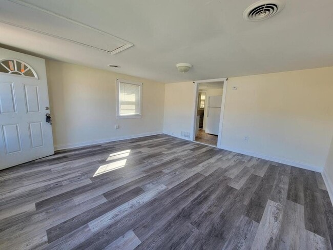 Building Photo - 53 Salem Pl