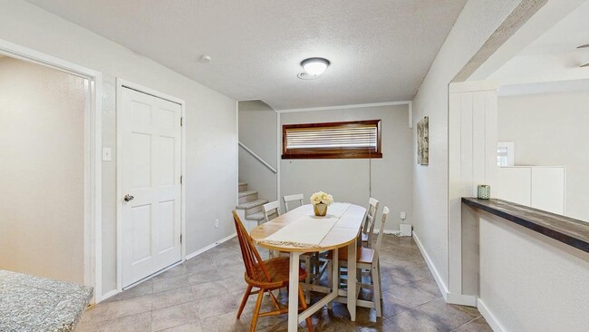 Building Photo - Charming Arlington residence offering space, style, and a welcoming lifestyle