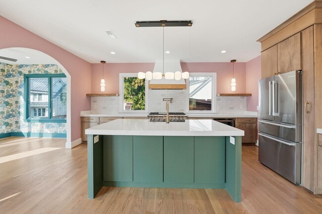 Building Photo - 1618 N Danville St