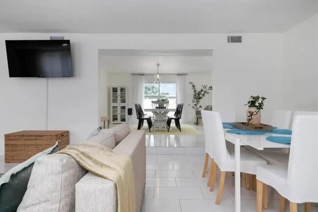 Building Photo - 2539 Trinidad St