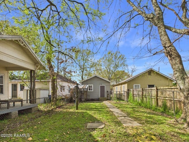 Building Photo - 419 Cleveland St