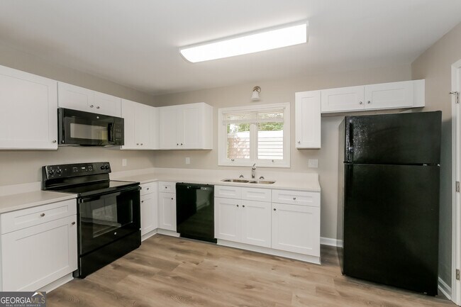 Building Photo - 2242 Marion Ln