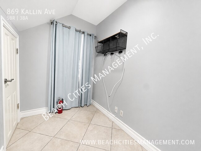 Building Photo - 869 E Kallin Way