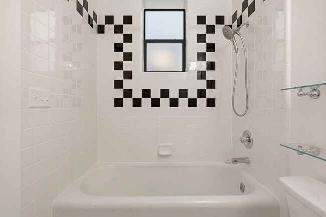 Building Photo - 75 Lafayette St