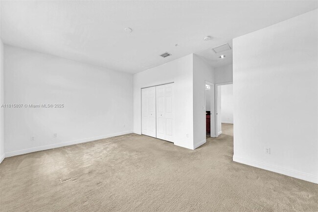 Building Photo - 908 SW 147th Ave