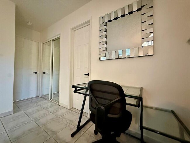 Building Photo - 3210 Canal Dr