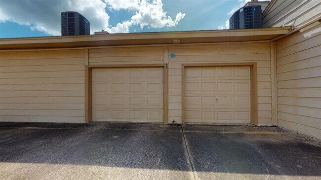 Building Photo - 727 Bunker Hill Rd