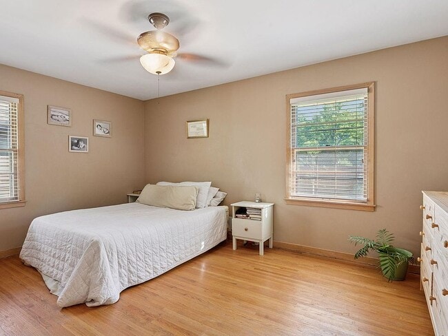 bedroom 2 - 2307 Harding St NE