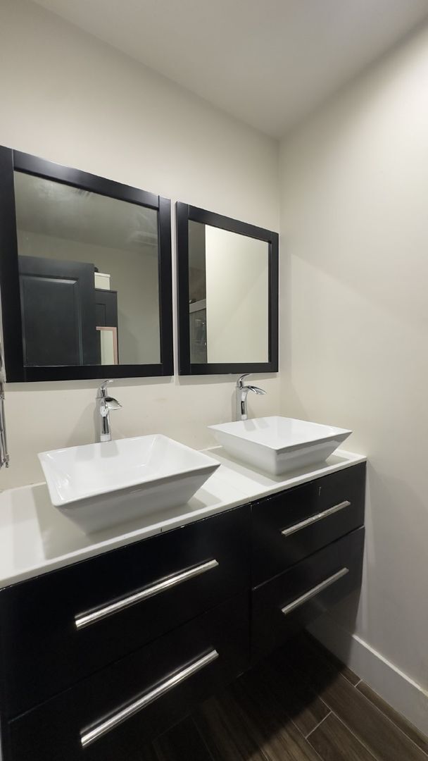 Building Photo - $2,995.00 - 3 Beds / 2 Baths, no deposit option available!