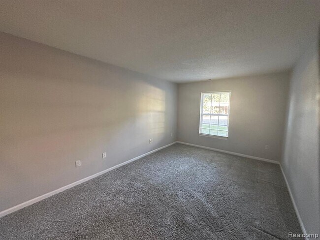 Building Photo - 12101 Pinehurst Ln