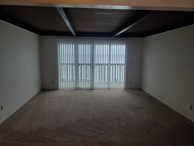 living room - 340 Esplanade Ave