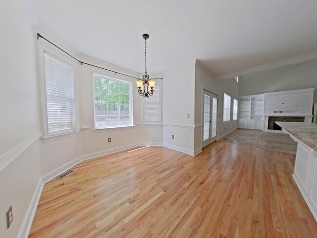 Building Photo - 933 Mitchell Ln