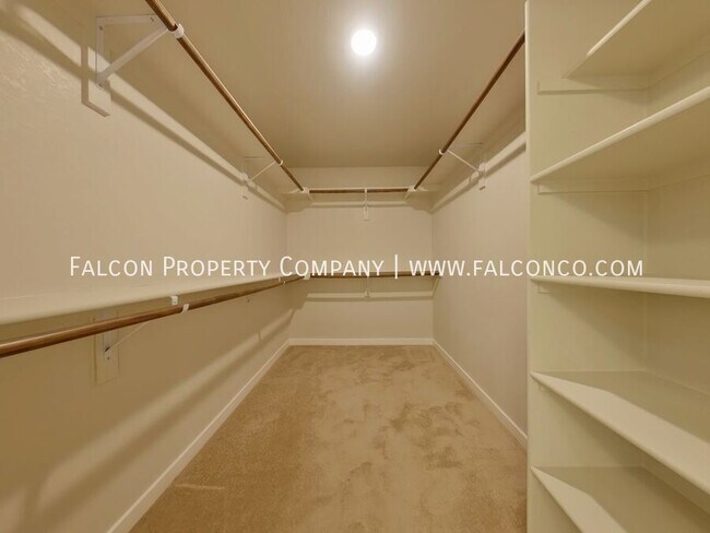 Building Photo - 6381 Wingding Point