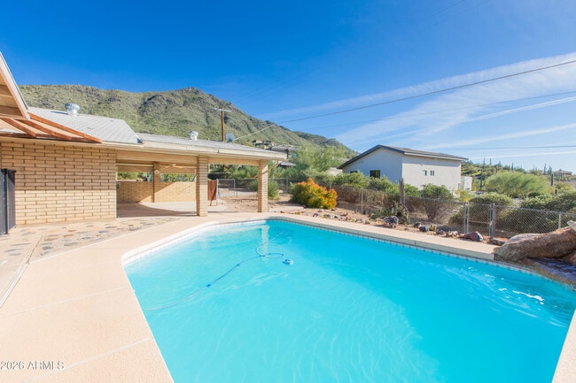 Building Photo - 5931 E Carriage Dr