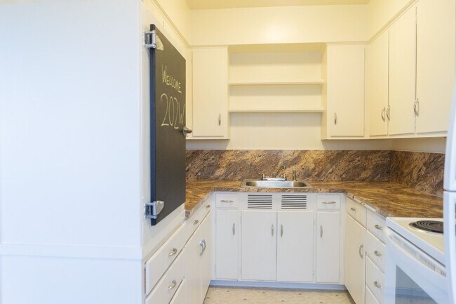 Building Photo - Finally, a Place That’s All Yours — Cozy Downtown 1bd/1bth Awaits!