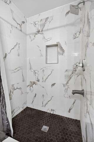 Building Photo - 4131 Eastridge Cir