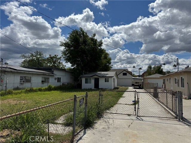 Building Photo - 1012 Aldgate Ave