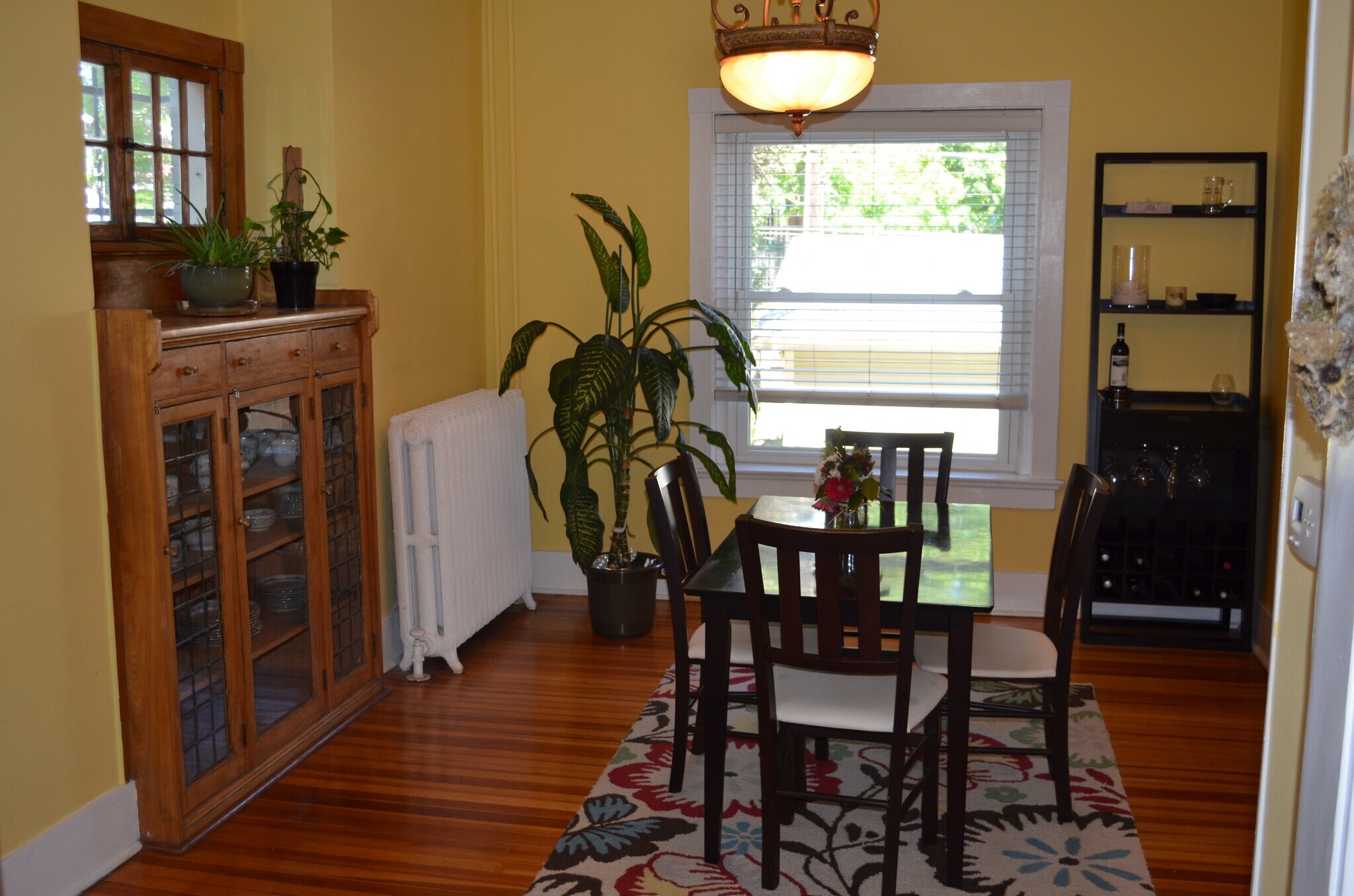 Building Photo - 1352 elizabeth street