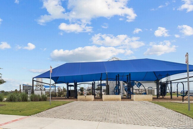 Building Photo - 7022 Serf Pl
