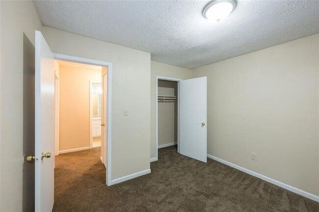 Building Photo - 3038 Courtney Dr