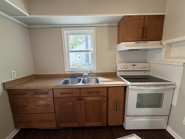 Building Photo - 508 Hayward Ave