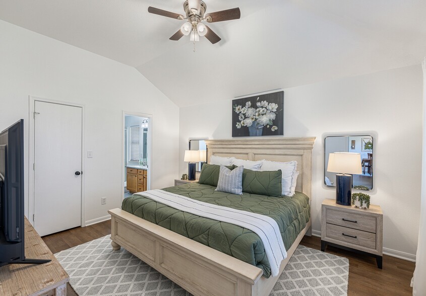 Building Photo - 3819 Westfield Dr