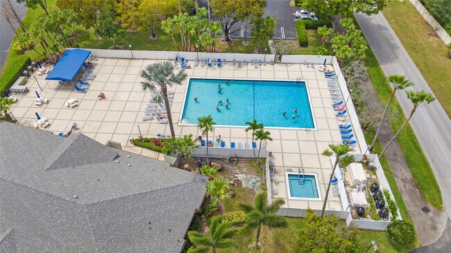 Building Photo - 2232 N Cypress Bend Dr