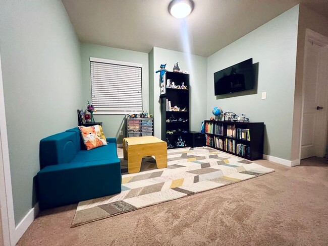 Building Photo - West Olympia Spacious Home in Woodbury Cro...