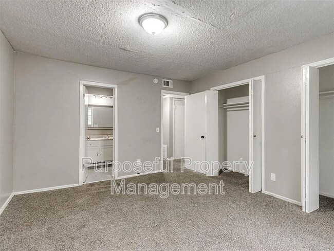 Building Photo - 6814 Lancer Ln