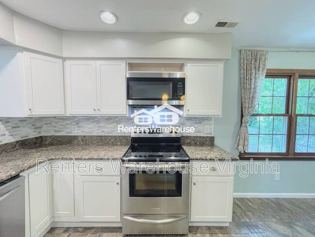 Building Photo - 2045 Cheshire Forest Ct