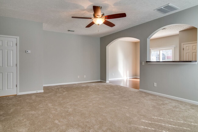 Building Photo - 3 BR/2.5 BA Villas at Concord Place Townho...