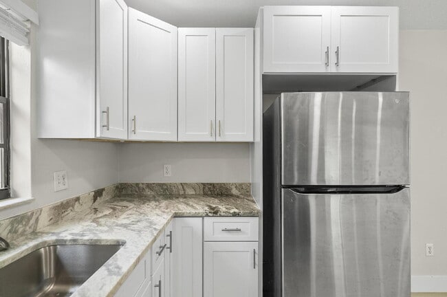 Building Photo - "Chic & Cozy 2-Bed Retreat with Granite Touches in Palm Coast!"