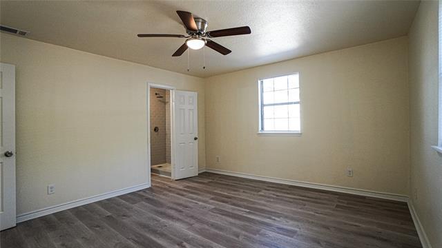 Building Photo - 1221 Cove Dr