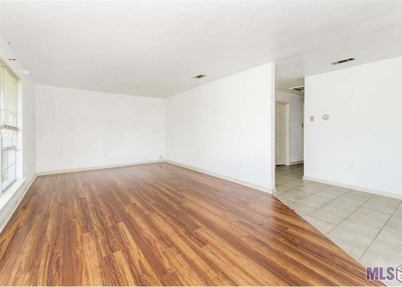 Building Photo - 1466 Harco Dr